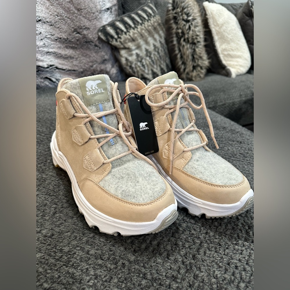 Brand new Sorel booties